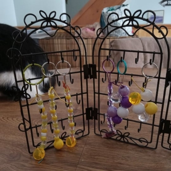 Beaded keychains,  planet Fitness colors - Picture 2 of 5